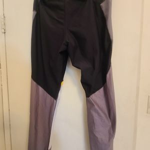 Under Armour legging, 2XL size, Color:Black-gray-white-yellow